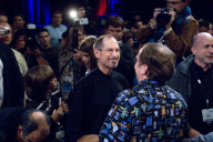Steve Jobs offers plenty of new toys at MacWorld Conference