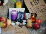 US-NEW YORK-APPLE-STEVE JOBS-CONDOLENCE