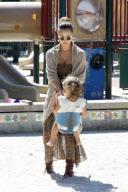 Jessica Alba takes the Girls to Coldwater Park