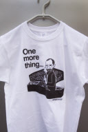 Macabre Steve Jobs shirt sold in Japan
