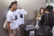 Macabre Steve Jobs shirt sold in Japan