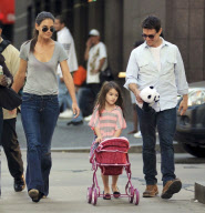 Tom Cruise, Katie Holmes, and Suri Cruise Walk Amongst The Zombies