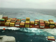 Astrolabe-Riff-Havarie: Der Containerfrachter Rena vor Tauranga droht auseinanderzubrechen