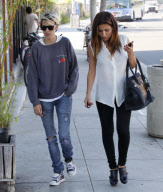 EXCLUSIVE Sam Ronson buys the same Porsche as Lindsay