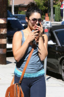 Vanessa Hudgens unterwegs in Studio City