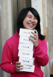 UK-LONDON-IPHONE 4S-SALE