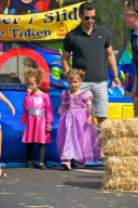 Jessica Alba and her Family Spend the Day at Shawn's Pumpkin Patch