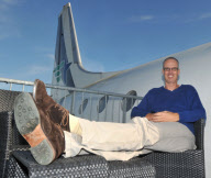 Die zum Luxushotel umgebaute Regierungsmaschine der DDR vom Typ Iljuschin 18 auf dem Flughafen in Teuge