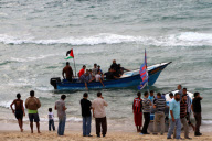 Released prisoners celebrate on Gaza beach