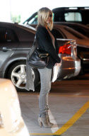 EXCLUSIVE Jennifer Aniston paranoid over weight gain 