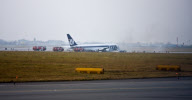 Notlandung einer Boeing 767 der polnischen Fluggesellschaft LOT auf dem Warschauer Flughafen Okecie 