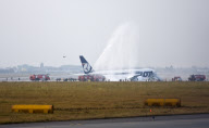 Notlandung einer Boeing 767 der polnischen Fluggesellschaft LOT auf dem Warschauer Flughafen Okecie 