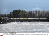 SOUTHERN FRANCE: Major flooding causes the death of a homeless person in Herault. 2011-11-06