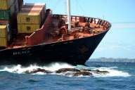 Bergungsarbeiten am Containerfrachter Rena auf dem Astrolabe-Riff vor Tauranga