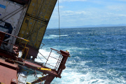 Bergungsarbeiten am Containerfrachter Rena auf dem Astrolabe-Riff vor Tauranga