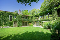 A look inside Marc AnthonyÕs West Hollywood Italian Villa.