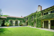 A look inside Marc AnthonyÕs West Hollywood Italian Villa.