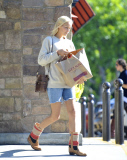 Isabel Lucas Shops At Gelsons