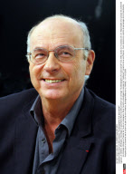 PARIS: Boris Cyrulnik presente "Autobiographie d'un epouvantail"
