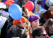 Royals bei Ankunft des Sinterklaas im Hafen von Scheveningen