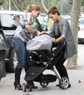 Why does Jessica Alba have a bandage on her wrist?