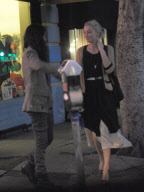 The Rum Diary Star Amanda Heard Has A Passionate Kiss With Another Woman