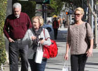 Katherine Heigl Shops With Her Parents 