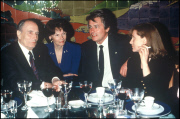 ARCHIVES - DINER AU "MONDE DE L' ART" - 1992