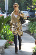 *EXCLUSIVE* Katherine Heigl lunches at Louise's Trattoria