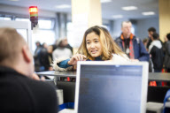 Einen Job finden: Arbeitssuchende in der Agentur für Arbeit in Berlin Mitte und im Jobcenter in Berlin Friedrichshain-Kreuzberg - Fotoreportage