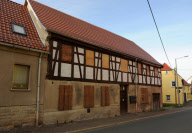 Das sogenannte Braune Haus, der Sitz der Jenaer NPD in Altlobeda, geräumt und versiegelt