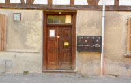 Das sogenannte Braune Haus, der Sitz der Jenaer NPD in Altlobeda, geräumt und versiegelt