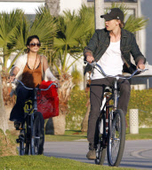 Vanessa Hudgens, Austin Butler