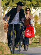 Vanessa Hudgens, Austin Butler