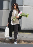 Jennifer Esposito Leaving Dean & Delucca in Soho