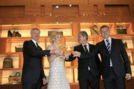 La actriz australiana Cate Blanchett despliega todo su glamour para la inauguraci¿n de la nueva tienda de Louis Vuitton en Sidney.