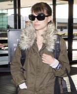 Natalie Portman leaving Los Angeles