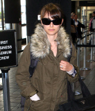 Natalie Portman leaving Los Angeles