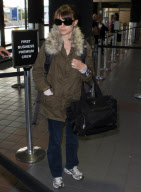 Natalie Portman leaving Los Angeles