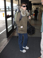 Natalie Portman leaving Los Angeles