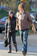 *EXCLUSIVE*  Jared and Genevieve Padalecki caught in PDA  [NO Canada, NO UK, NO Ireland, No Germany, NO Austria]