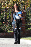 *EXCLUSIVE*Alanis Morissette : Saturday Stroll with the Family