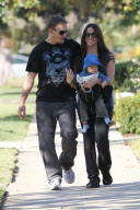 *EXCLUSIVE*Alanis Morissette : Saturday Stroll with the Family