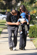 *EXCLUSIVE*Alanis Morissette : Saturday Stroll with the Family