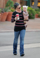 PINK GETTING COFFEE IN LA