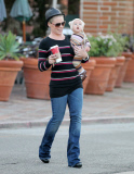 PINK GETTING COFFEE IN LA