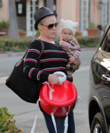 PINK GETTING COFFEE IN LA
