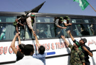 Palestinian prisoners arrive to heroes welcome  - Pictures of the Year 2011