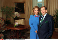PRAGUE:VACLAV HAVEL ET SON EPOUSE DAGMER  AU CHATEAU DE LANY