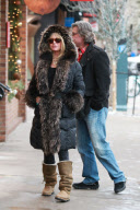 Goldie Hawn and Kurt Russell shop till they drop